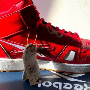 11.5 men Reebok resonator mid